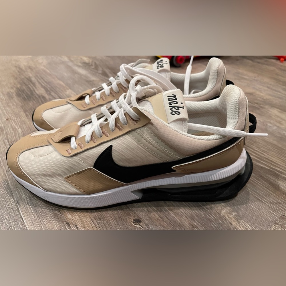 Nike Air Max Pre-Day
"Oatmeal/Black/Hemp/Metallic
Silver"